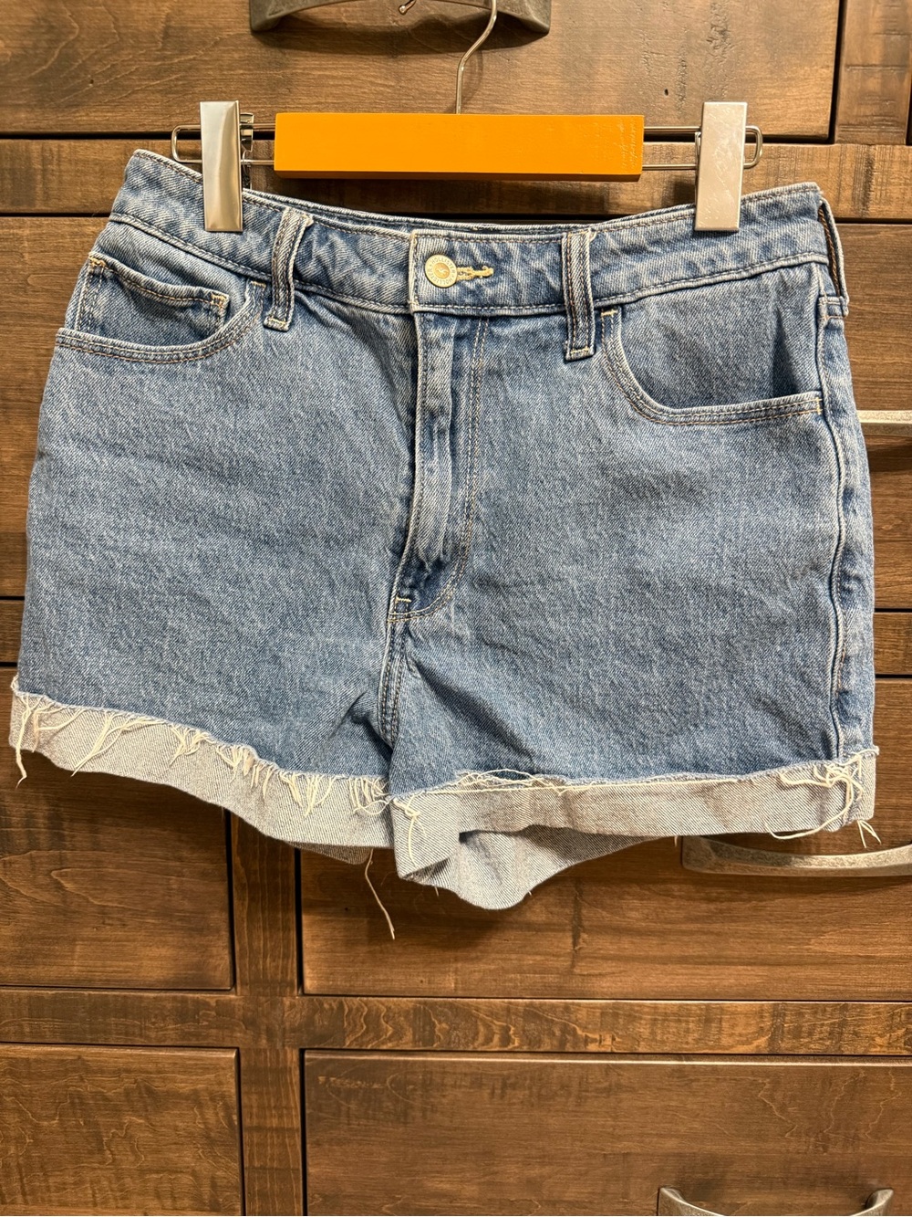 Hollister Ultra High Rise Mom Shorts